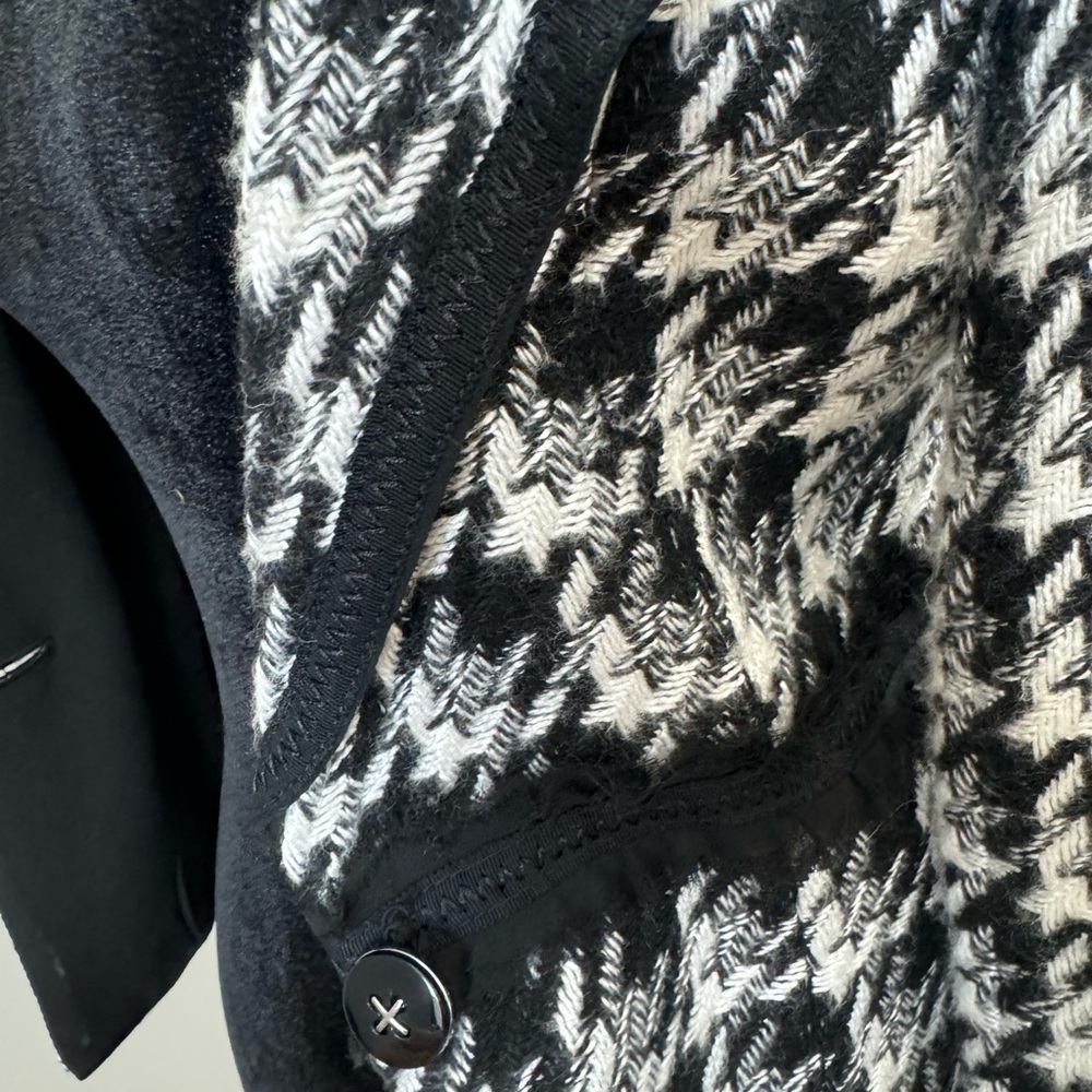 Blazer - Picture 4 of 6